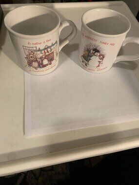 Holly Hobbie Christmas Mugs VTG 1986 Set Of 2